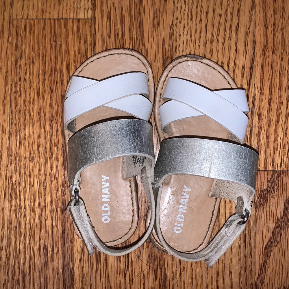 Old Navy baby size 5 sandals